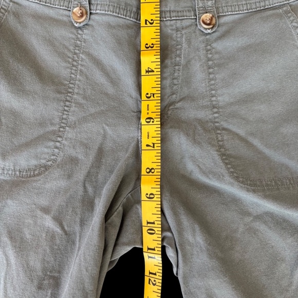 Dockers Petite Mid Rise Curvy Cargo Shorts - Picture 5 of 7